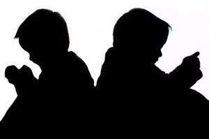 sitting-children-silhouette